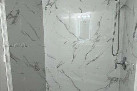 Снять в аренду таунхаус в Уэстон, Флорида 3 спальни, 134.06м2, № 2044786 - фото 7