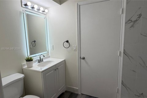 Снять в аренду таунхаус в Уэстон, Флорида 3 спальни, 134.06м2, № 2044786 - фото 6