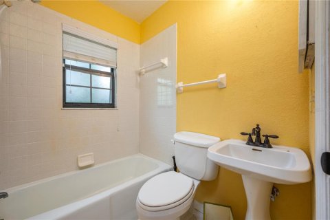 House in Babson Park, Florida 3 bedrooms, 240.8 sq.m. № 2227609 - photo 26
