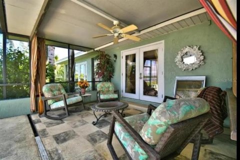 House in Babson Park, Florida 3 bedrooms, 240.8 sq.m. № 2227609 - photo 30