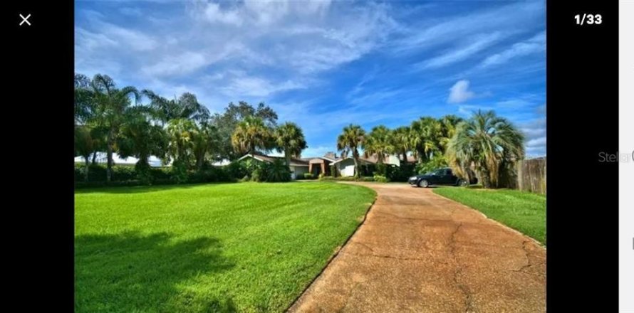 House in Babson Park, Florida 3 bedrooms, 240.8 sq.m. № 2227609