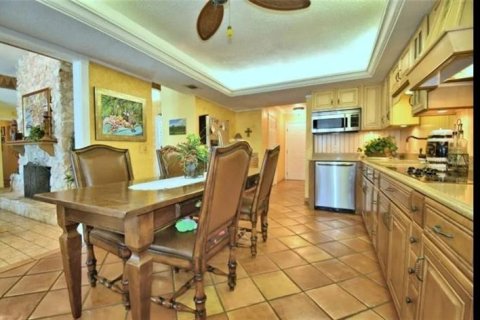 House in Babson Park, Florida 3 bedrooms, 240.8 sq.m. № 2227609 - photo 13
