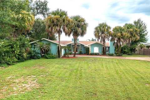 House in Babson Park, Florida 3 bedrooms, 240.8 sq.m. № 2227609 - photo 2