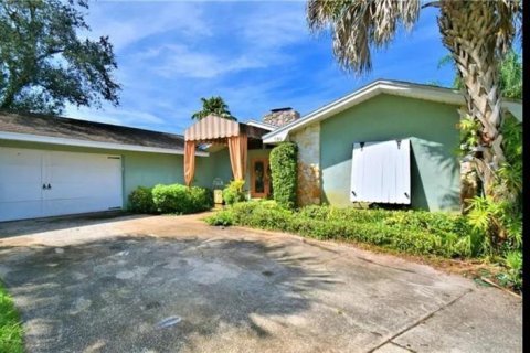 House in Babson Park, Florida 3 bedrooms, 240.8 sq.m. № 2227609 - photo 5