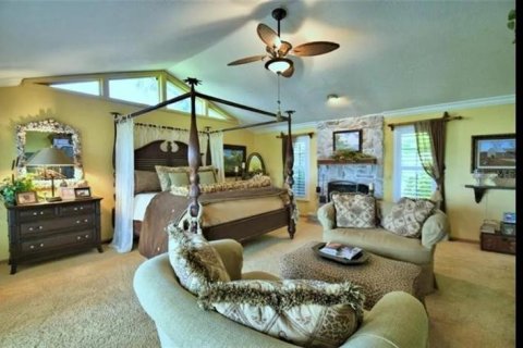 House in Babson Park, Florida 3 bedrooms, 240.8 sq.m. № 2227609 - photo 18