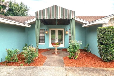 House in Babson Park, Florida 3 bedrooms, 240.8 sq.m. № 2227609 - photo 6