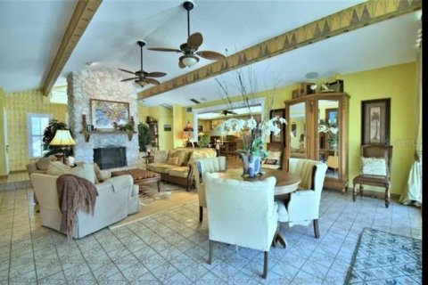 House in Babson Park, Florida 3 bedrooms, 240.8 sq.m. № 2227609 - photo 7