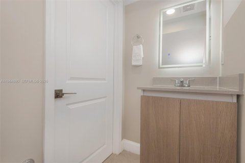 Casa en venta en Fort Lauderdale, Florida, 3 dormitorios, 111.95 m2 № 2081154 - foto 19