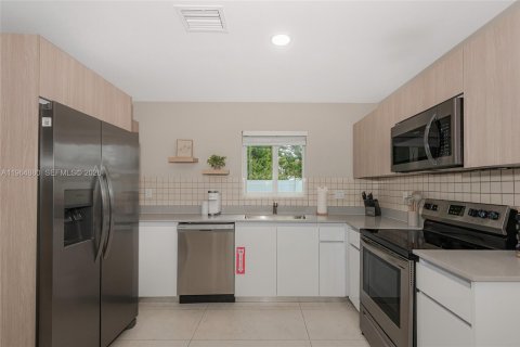 Casa en venta en Fort Lauderdale, Florida, 3 dormitorios, 111.95 m2 № 2081154 - foto 11