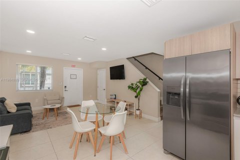Casa en venta en Fort Lauderdale, Florida, 3 dormitorios, 111.95 m2 № 2081154 - foto 15