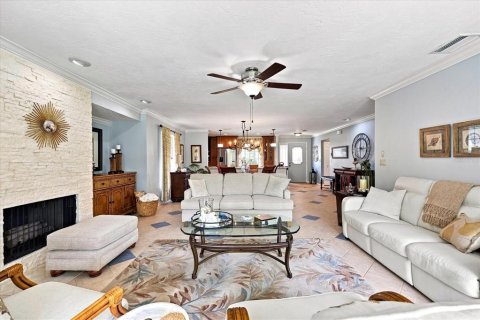 House in Sarasota, Florida 2 bedrooms, 148.74 sq.m. № 2312301 - photo 10