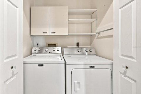 House in Sarasota, Florida 2 bedrooms, 148.74 sq.m. № 2312301 - photo 22
