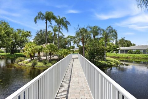 House in Sarasota, Florida 2 bedrooms, 148.74 sq.m. № 2312301 - photo 30