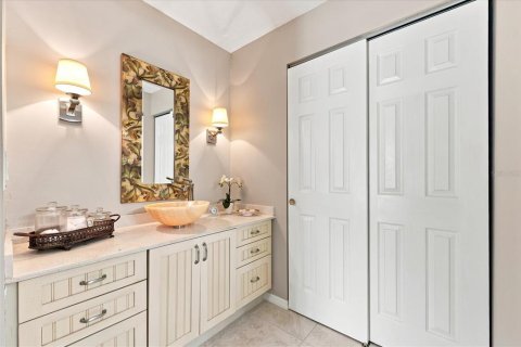 House in Sarasota, Florida 2 bedrooms, 148.74 sq.m. № 2312301 - photo 18