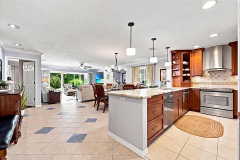 House in Sarasota, Florida 2 bedrooms, 148.74 sq.m. № 2312301 - photo 3