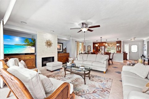 House in Sarasota, Florida 2 bedrooms, 148.74 sq.m. № 2312301 - photo 7