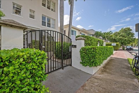 Condominio en venta en Miami Beach, Florida, 1 dormitorio, 53.88 m2 № 1929808 - foto 8