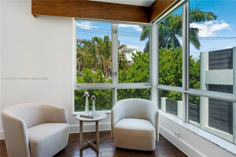 Townhouse in Key Biscayne, Florida 4 bedrooms, 227.42 sq.m. № 1697379 - photo 21