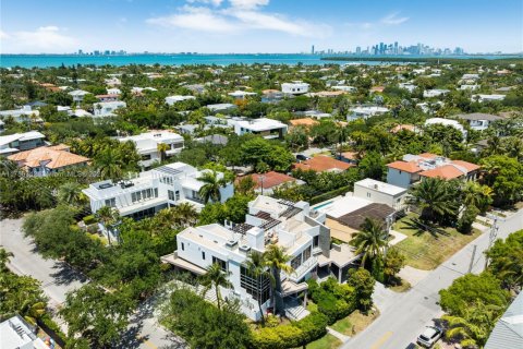 Townhouse in Key Biscayne, Florida 4 bedrooms, 227.42 sq.m. № 1697379 - photo 4