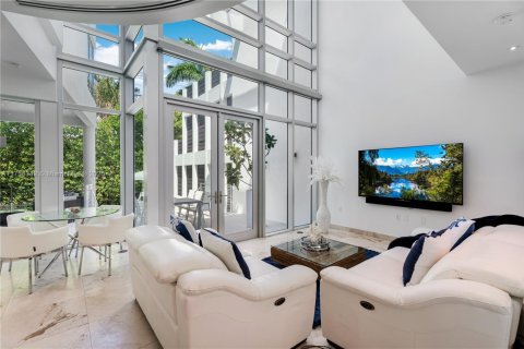 Townhouse in Key Biscayne, Florida 4 bedrooms, 227.42 sq.m. № 1697379 - photo 11