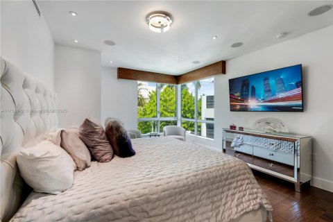 Townhouse in Key Biscayne, Florida 4 bedrooms, 227.42 sq.m. № 1697379 - photo 22