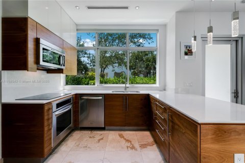 Townhouse in Key Biscayne, Florida 4 bedrooms, 227.42 sq.m. № 1697379 - photo 7