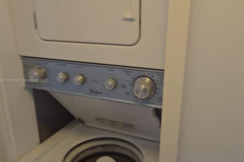 Снять в аренду кондоминиум в Майами-Бич, Флорида 1 спальня, 88.54м2, № 1988785 - фото 10