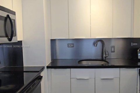 Снять в аренду кондоминиум в Майами-Бич, Флорида 1 спальня, 88.54м2, № 1988785 - фото 8