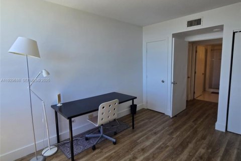 Снять в аренду кондоминиум в Майами-Бич, Флорида 1 спальня, 88.54м2, № 1988785 - фото 11