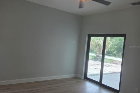 House in Port Charlotte, Florida 3 bedrooms, 151.43 sq.m. № 1914245 - photo 14