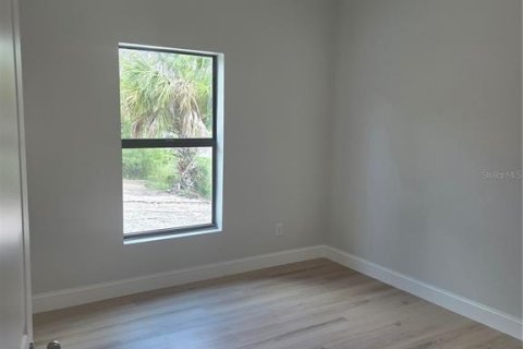 House in Port Charlotte, Florida 3 bedrooms, 151.43 sq.m. № 1914245 - photo 11