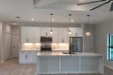 House in Port Charlotte, Florida 3 bedrooms, 151.43 sq.m. № 1914245 - photo 5