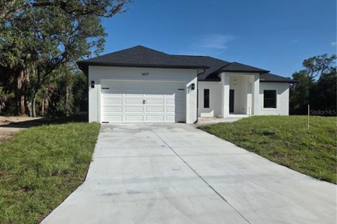 House in Port Charlotte, Florida 3 bedrooms, 151.43 sq.m. № 1914245 - photo 1