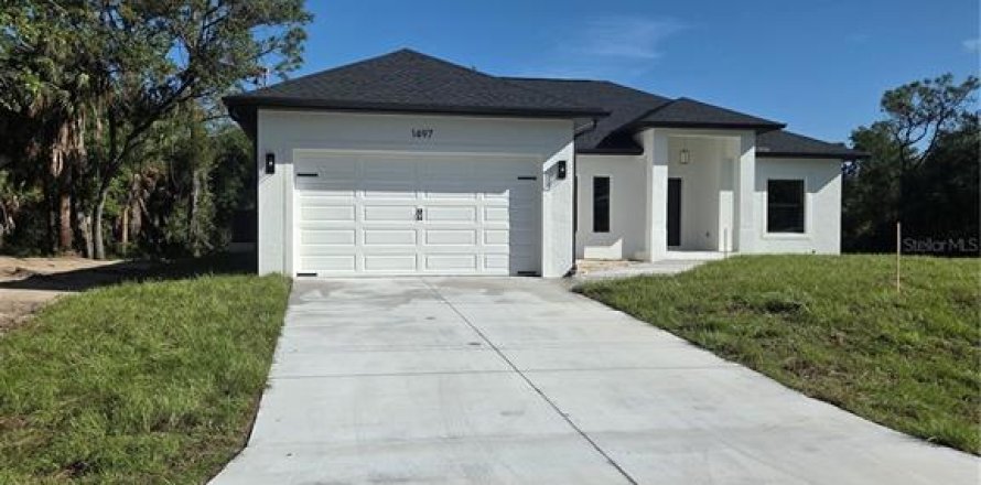 House in Port Charlotte, Florida 3 bedrooms, 151.43 sq.m. № 1914245