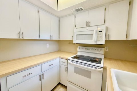 Copropriété à louer à New Port Richey, Floride: 1 chambre, 75.81 m2 № 2401094 - photo 10