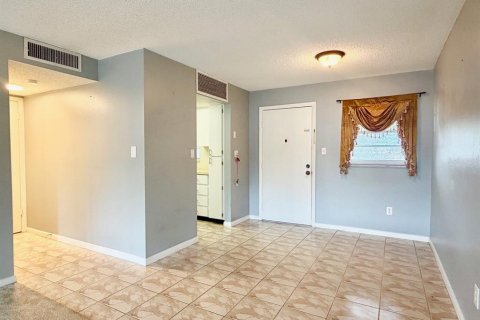 Copropriété à louer à New Port Richey, Floride: 1 chambre, 75.81 m2 № 2401094 - photo 12
