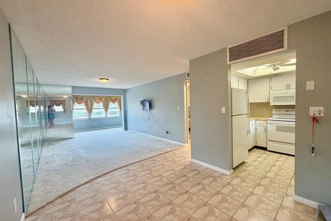 Copropriété à louer à New Port Richey, Floride: 1 chambre, 75.81 m2 № 2401094 - photo 13