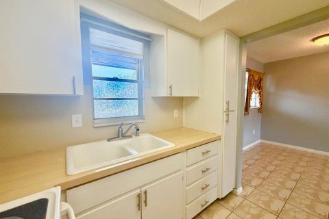 Copropriété à louer à New Port Richey, Floride: 1 chambre, 75.81 m2 № 2401094 - photo 11