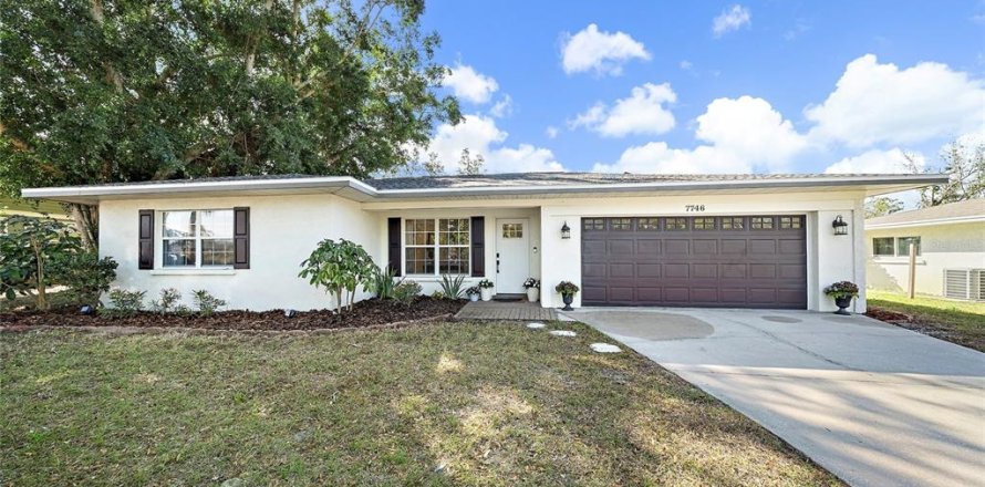 House in Sarasota, Florida 2 bedrooms, 115.29 sq.m. № 1723069