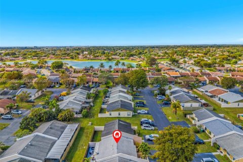 Купить таунхаус в Майами, Флорида 2 спальни, 102.29м2, № 2009250 - фото 9