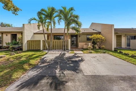 Купить таунхаус в Майами, Флорида 2 спальни, 102.29м2, № 2009250 - фото 2