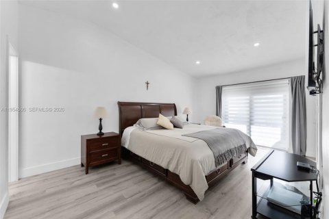 Купить таунхаус в Майами, Флорида 2 спальни, 102.29м2, № 2009250 - фото 16