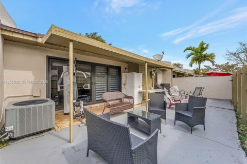 Купить таунхаус в Майами, Флорида 2 спальни, 102.29м2, № 2009250 - фото 22