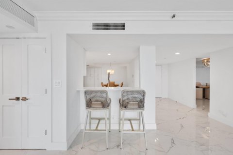 Condo in Jupiter, Florida, 3 bedrooms № 2191159 - photo 11