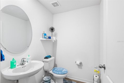 Townhouse in Tampa, Florida 3 bedrooms, 158.77 sq.m. № 2142045 - photo 15