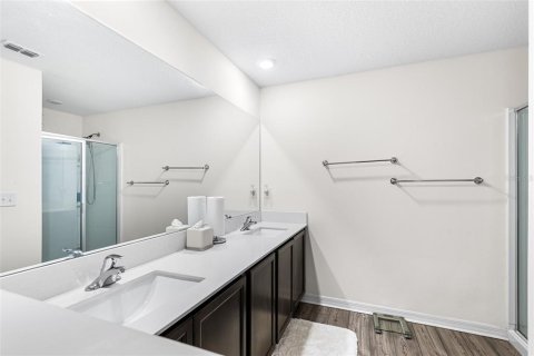 Townhouse in Tampa, Florida 3 bedrooms, 158.77 sq.m. № 2142045 - photo 20