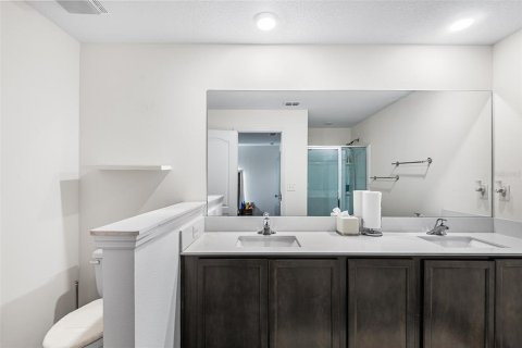 Townhouse in Tampa, Florida 3 bedrooms, 158.77 sq.m. № 2142045 - photo 19