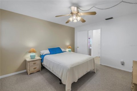 Condo in Gulfport, Florida, 1 bedroom  № 1518283 - photo 19