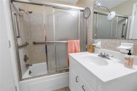 Condo in Gulfport, Florida, 1 bedroom  № 1518283 - photo 22