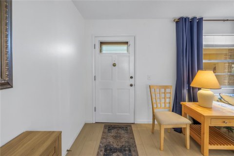 Condo in Gulfport, Florida, 1 bedroom  № 1518283 - photo 5